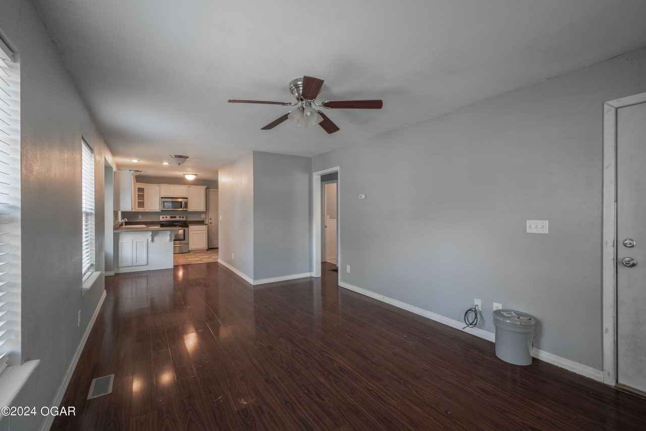 3217 S Pearl Ave - Photo 6 of 16