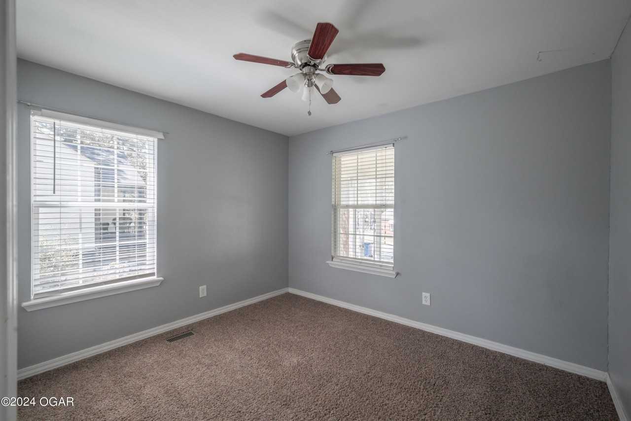 3217 S Pearl Ave - Photo 7 of 16