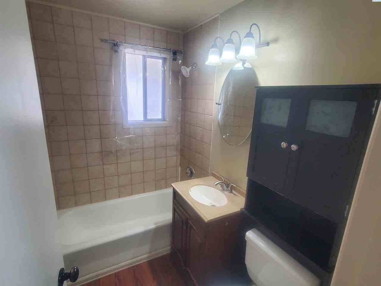 305 S Mayfield St - Photo 7 of 19