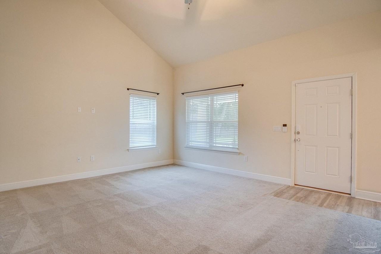 8824 Smiley Ct - Photo 3 of 19