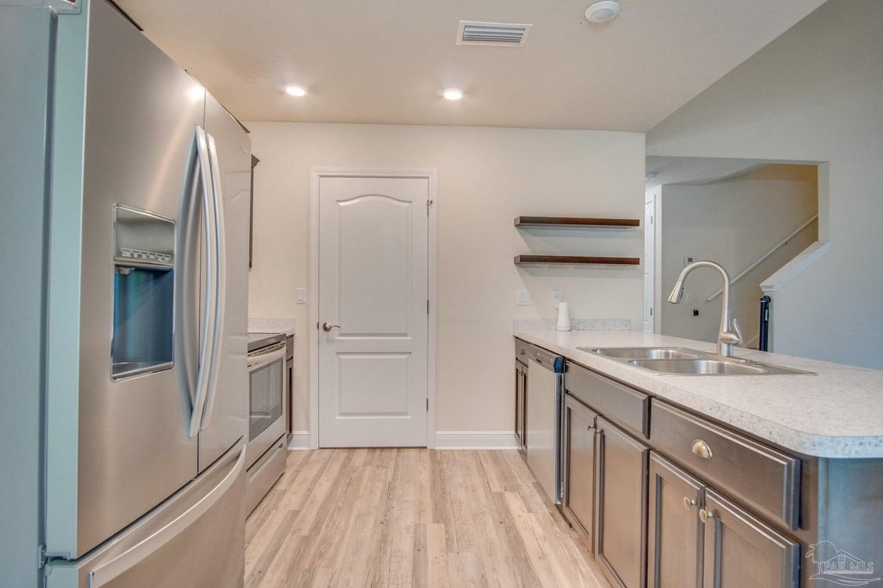 8824 Smiley Ct - Photo 6 of 19