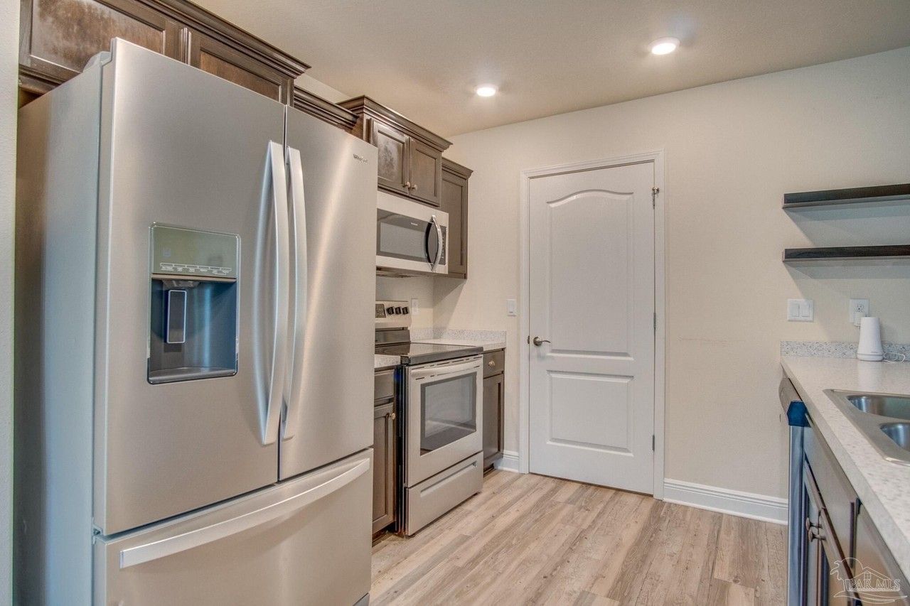 8824 Smiley Ct - Photo 7 of 19