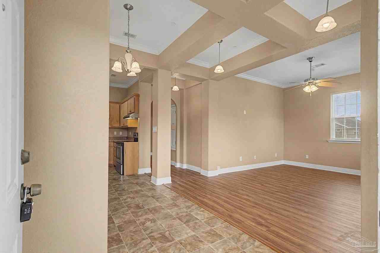 542 S 72nd Ave #D - Photo 2 of 29