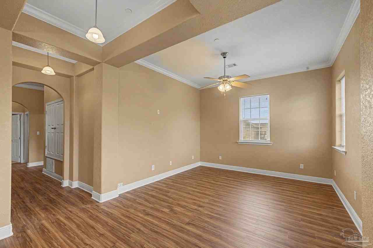 542 S 72nd Ave #D - Photo 5 of 29