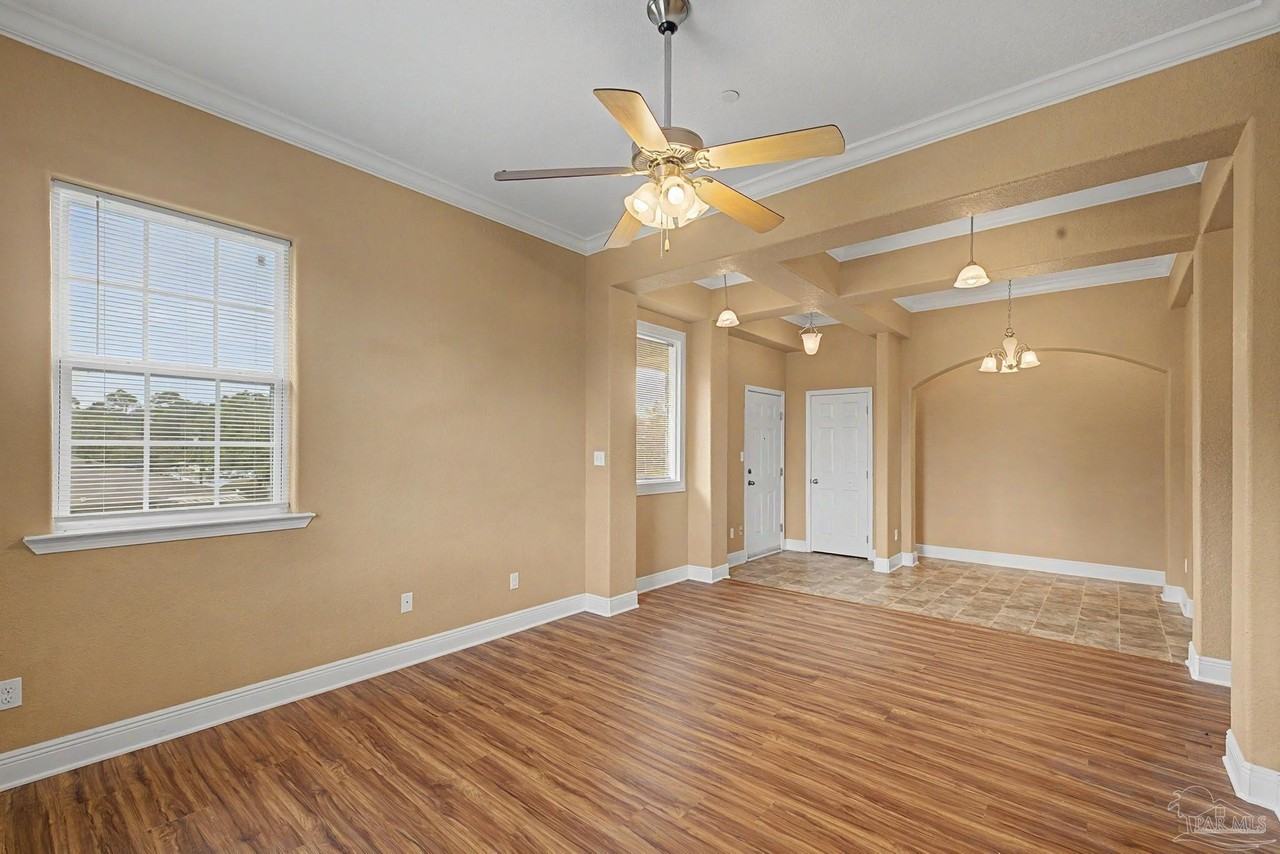 542 S 72nd Ave #D - Photo 7 of 29