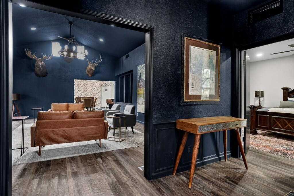 2218 N H St - Photo 6 of 25