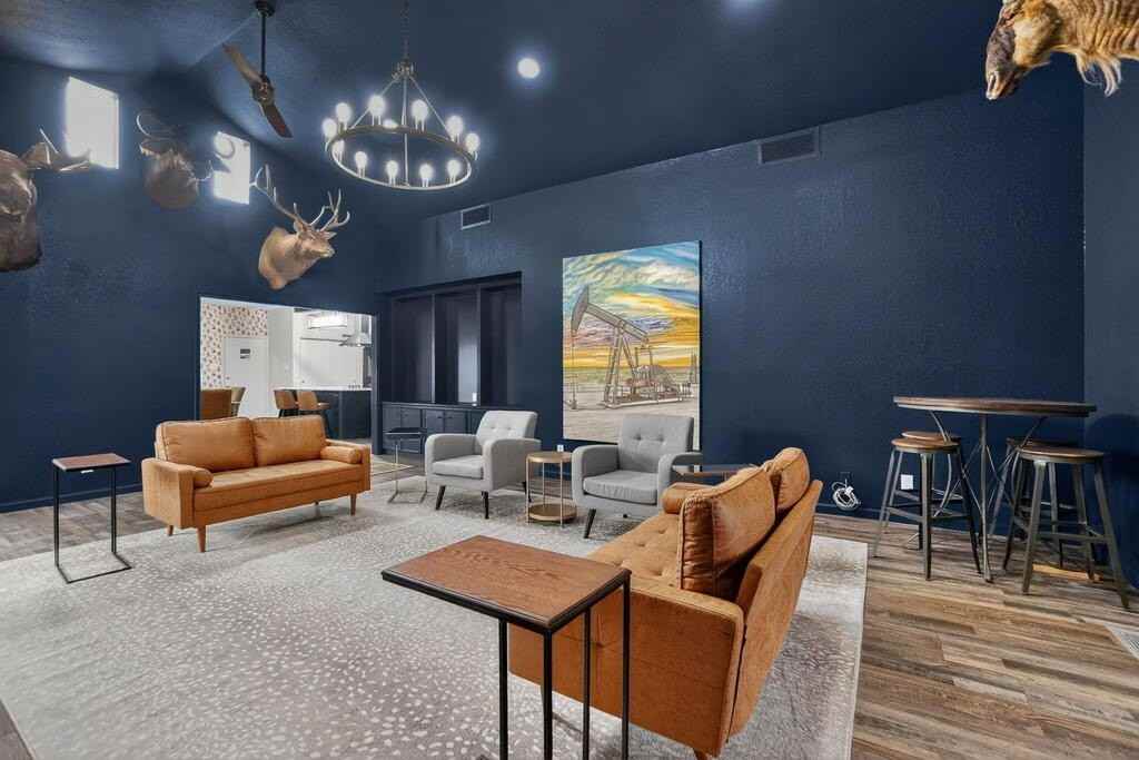 2218 N H St - Photo 7 of 25