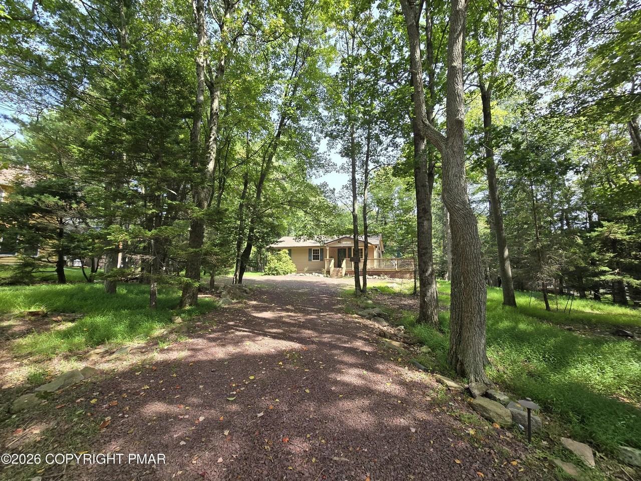 156 Pineknoll Dr - Photo 2 of 36