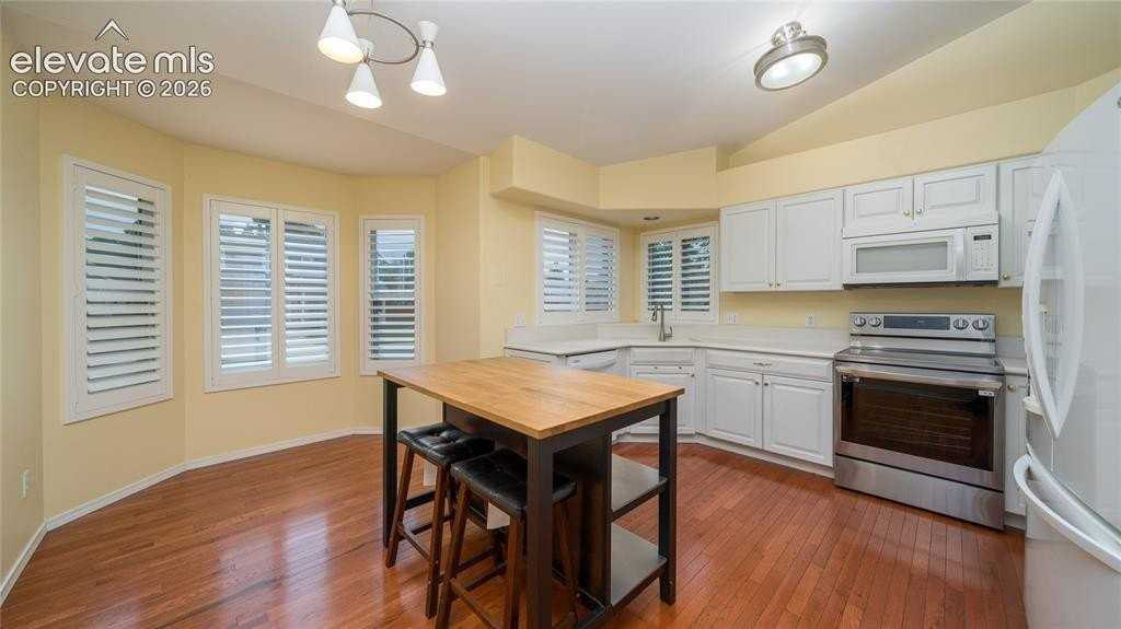 8258 Cooper River Dr - Photo 6 of 24