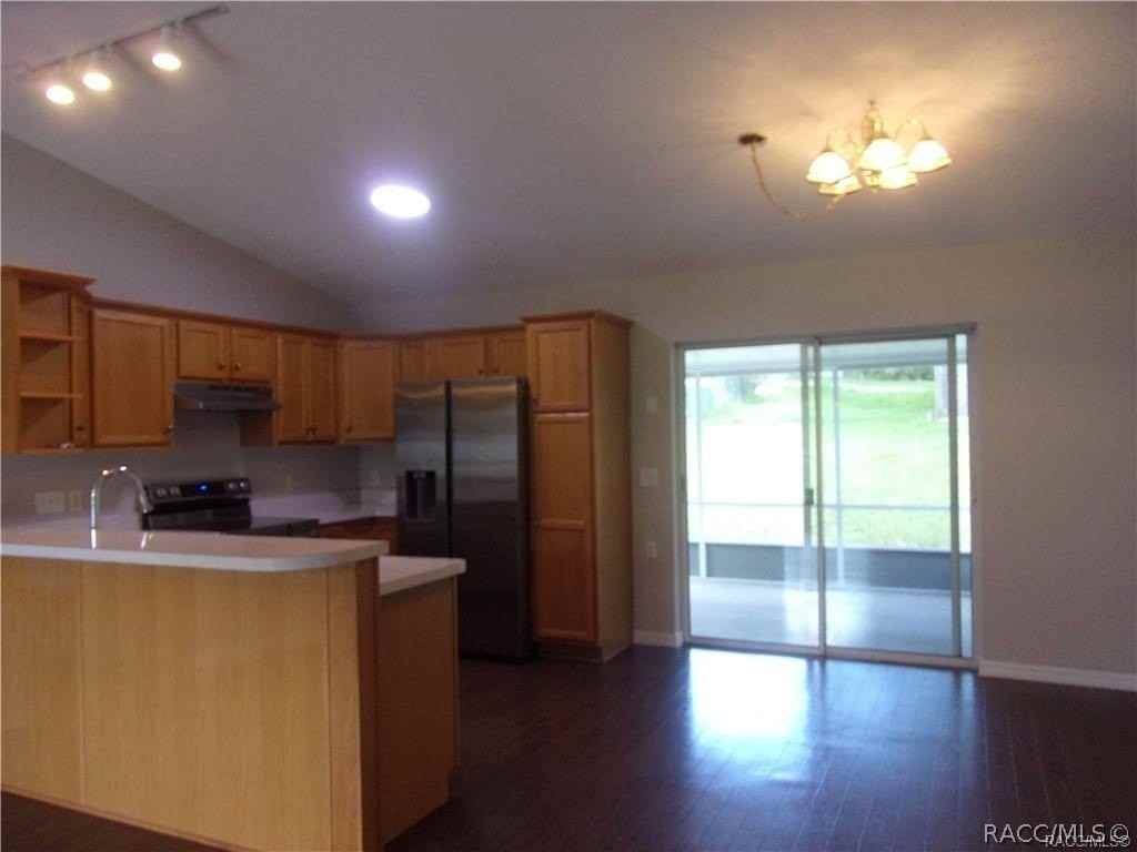 210 Edison St - Photo 7 of 27