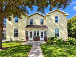 featured image of 208 Henry Street #3
