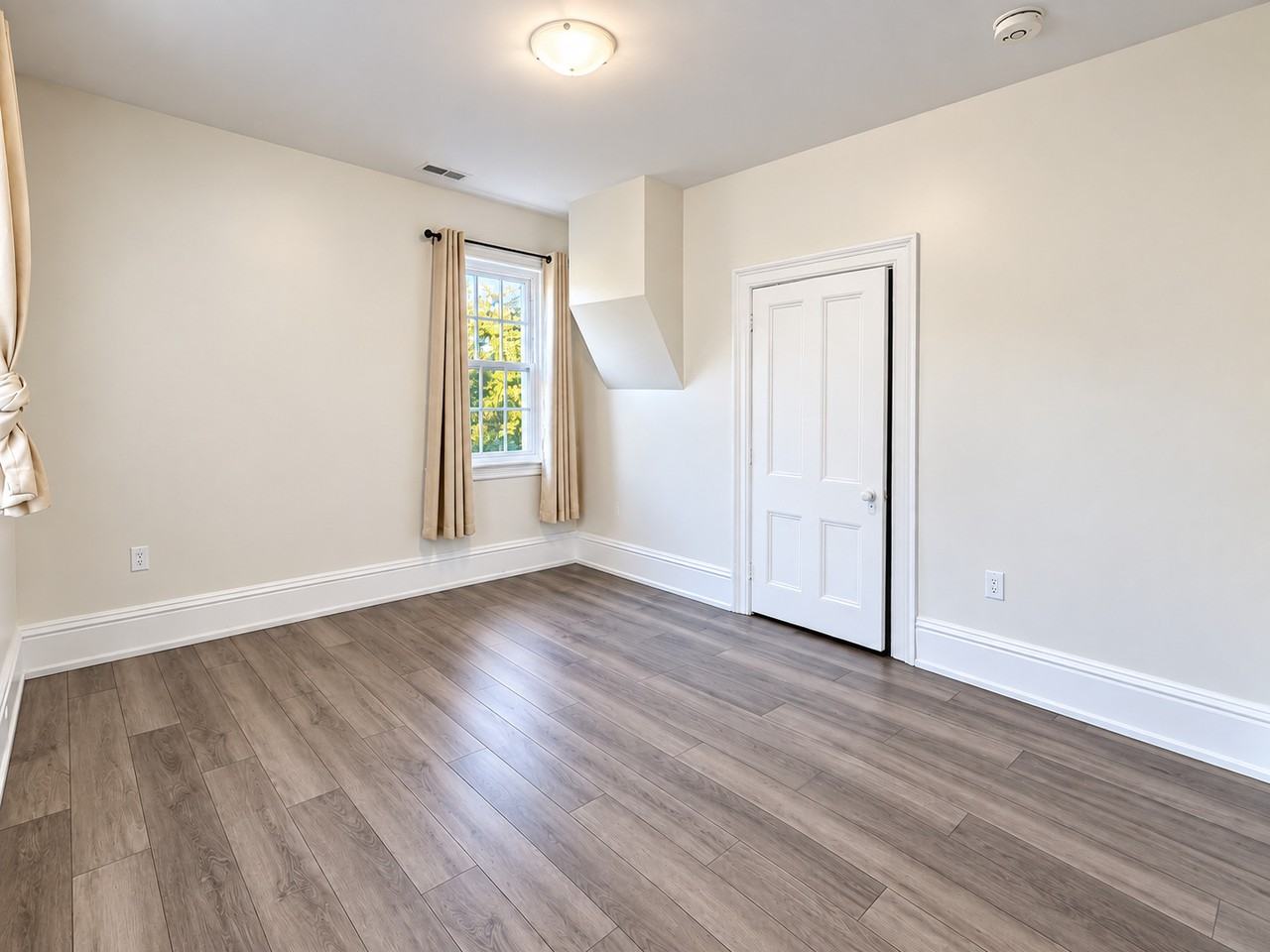 208 Henry Street #3 - Photo 6 of 11
