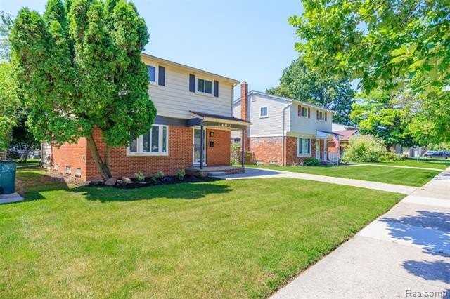 14631 Labelle St - Photo 3 of 25
