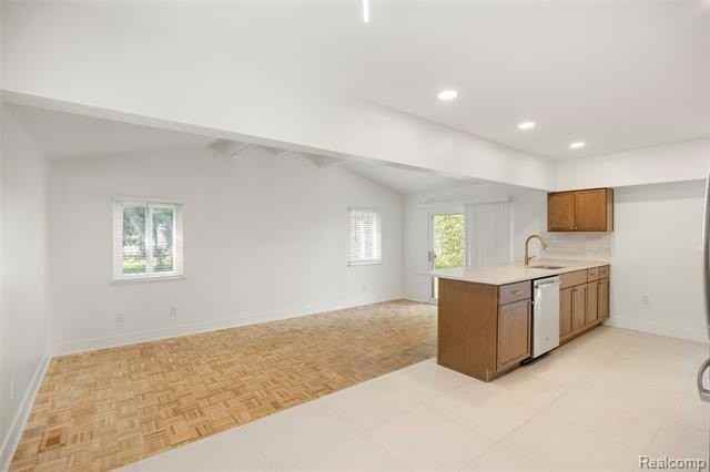 14631 Labelle St - Photo 6 of 25