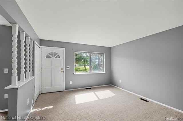 1069 Urbancrest Dr - Photo 3 of 15