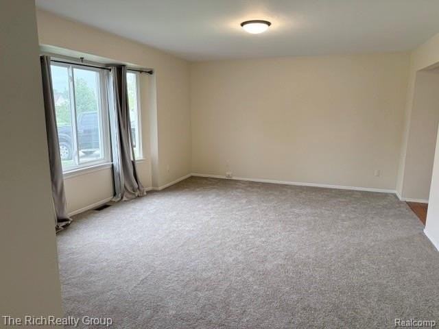 44173 Dartmouth St - Photo 2 of 15