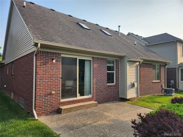 6869 N Central Park - Photo 3 of 19