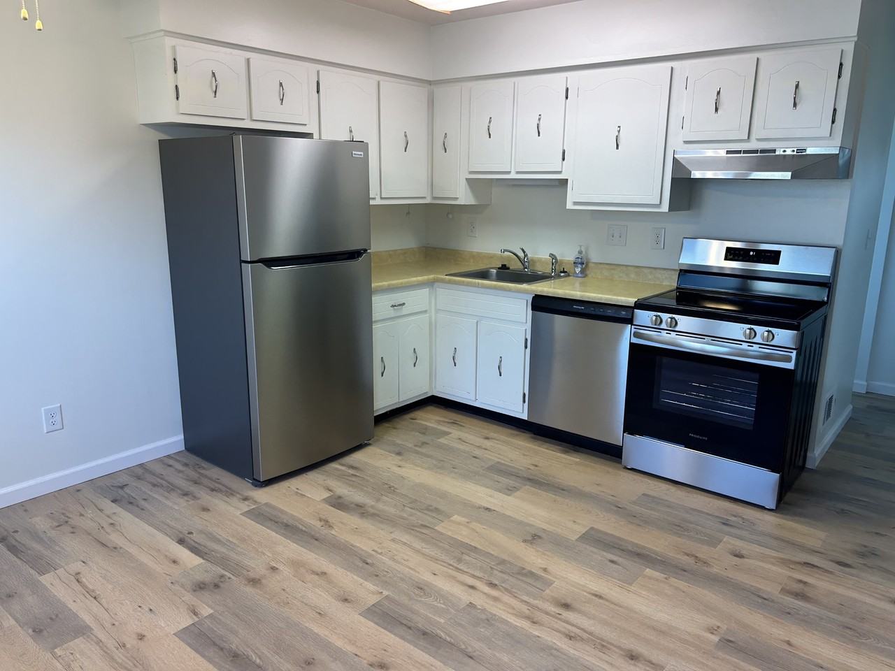 505 Lovers Ln #505 - Photo 2 of 8
