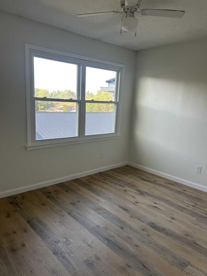 505 Lovers Ln #505 - Photo 6 of 8