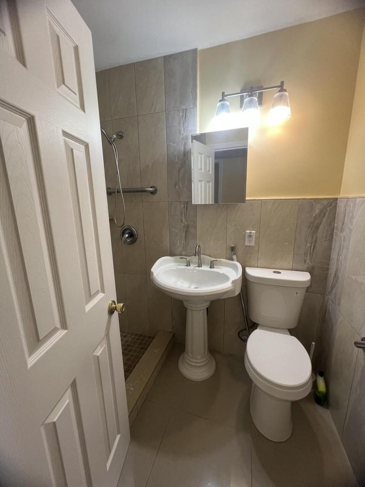 4052 Collin Dr - Photo 7 of 18