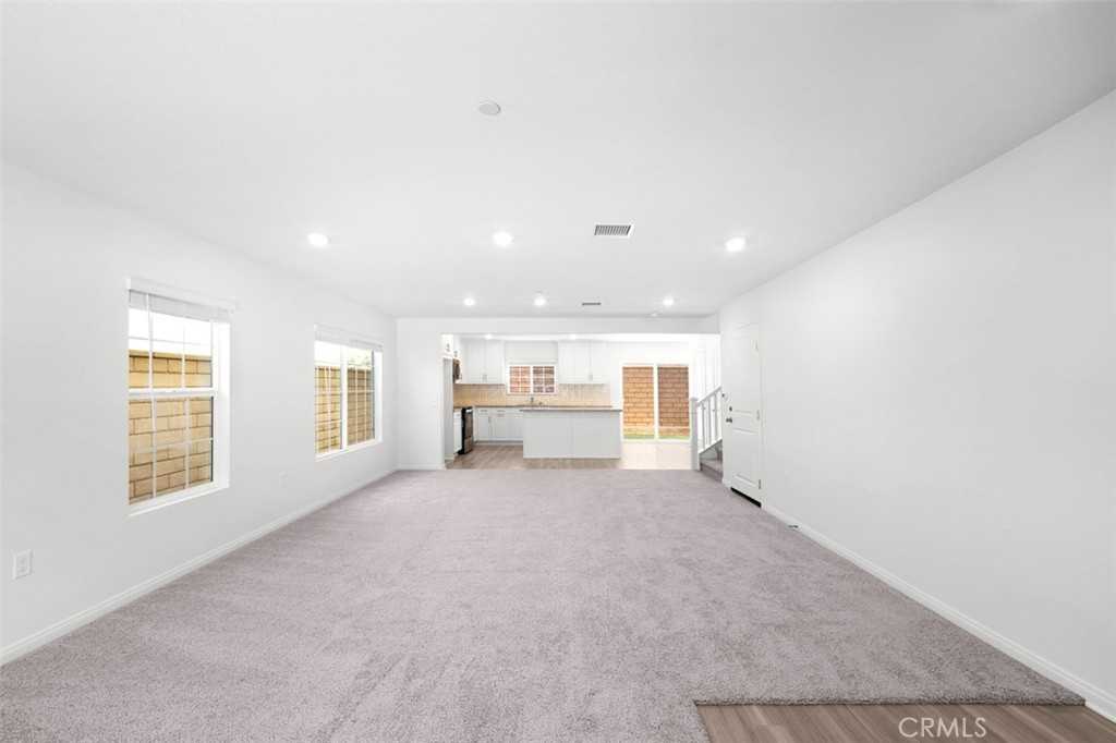 7188 Flourish St - Photo 5 of 39