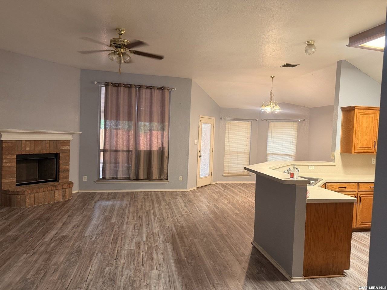 2711 Cloudy Mdw - Photo 3 of 37