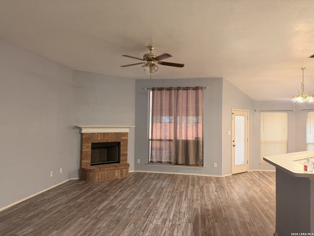 2711 Cloudy Mdw - Photo 4 of 37