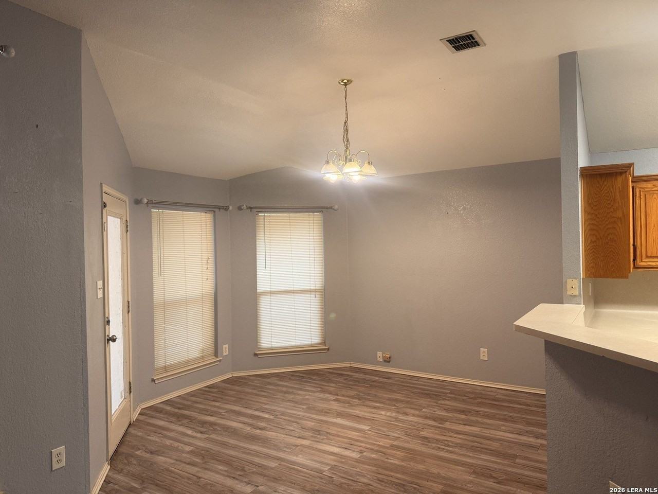 2711 Cloudy Mdw - Photo 5 of 37