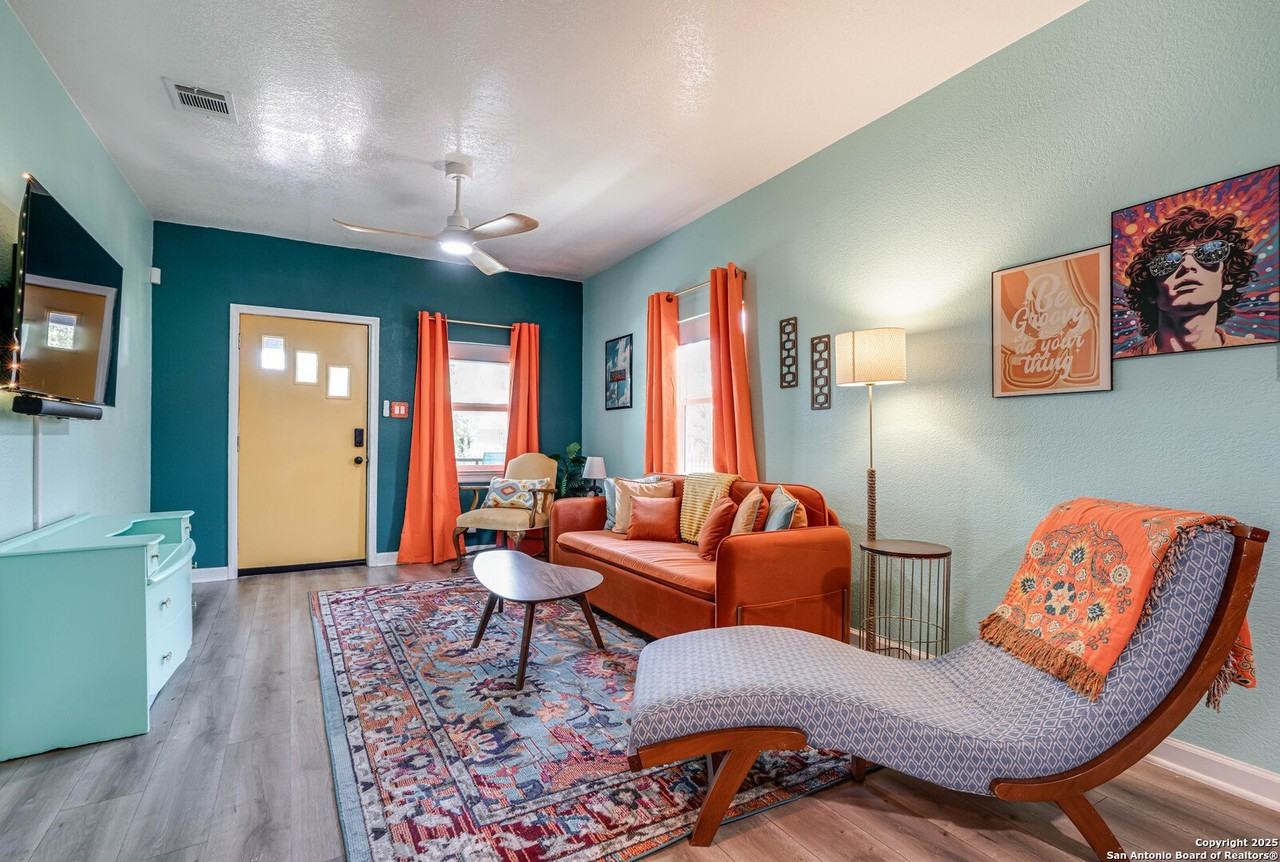 1505 W Craig Pl - Photo 5 of 33