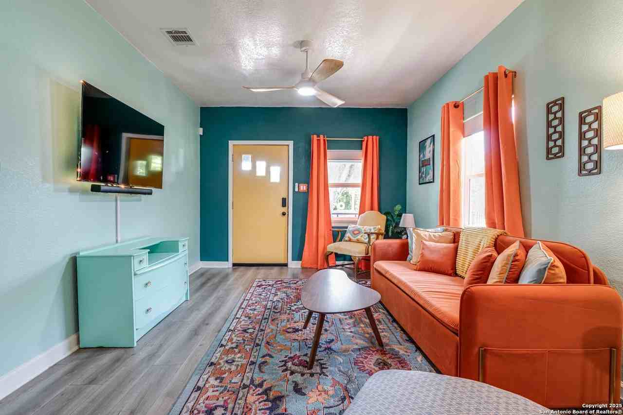 1505 W Craig Pl - Photo 6 of 33