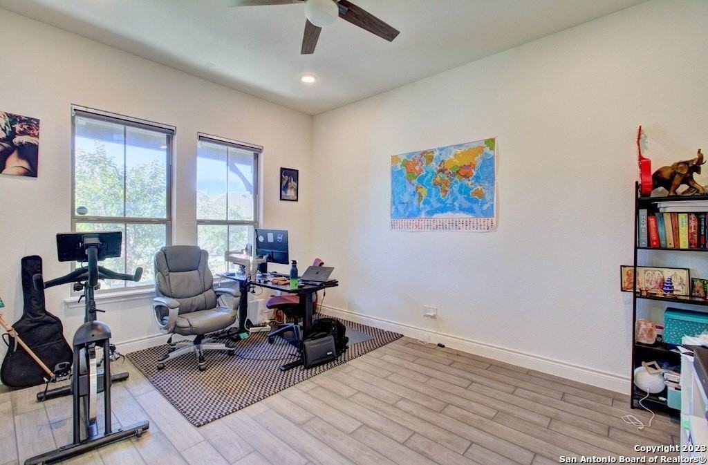 28554 Shailene Dr - Photo 7 of 38