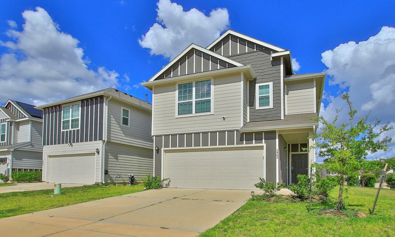 3902 Deledda Dr
