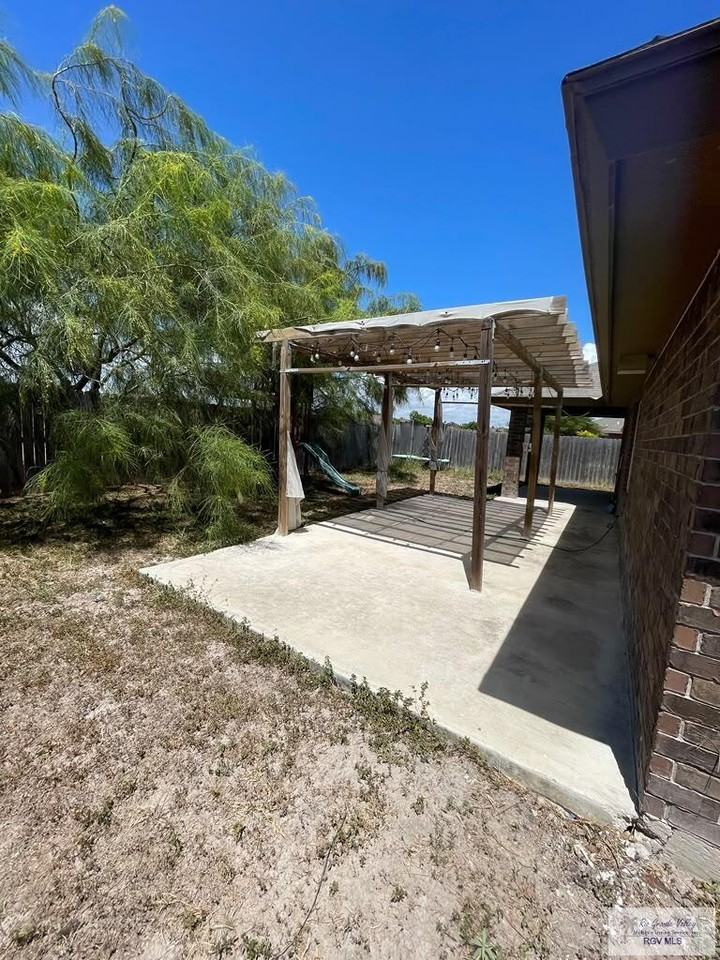 4184 Sabine Ave - Photo 5 of 10