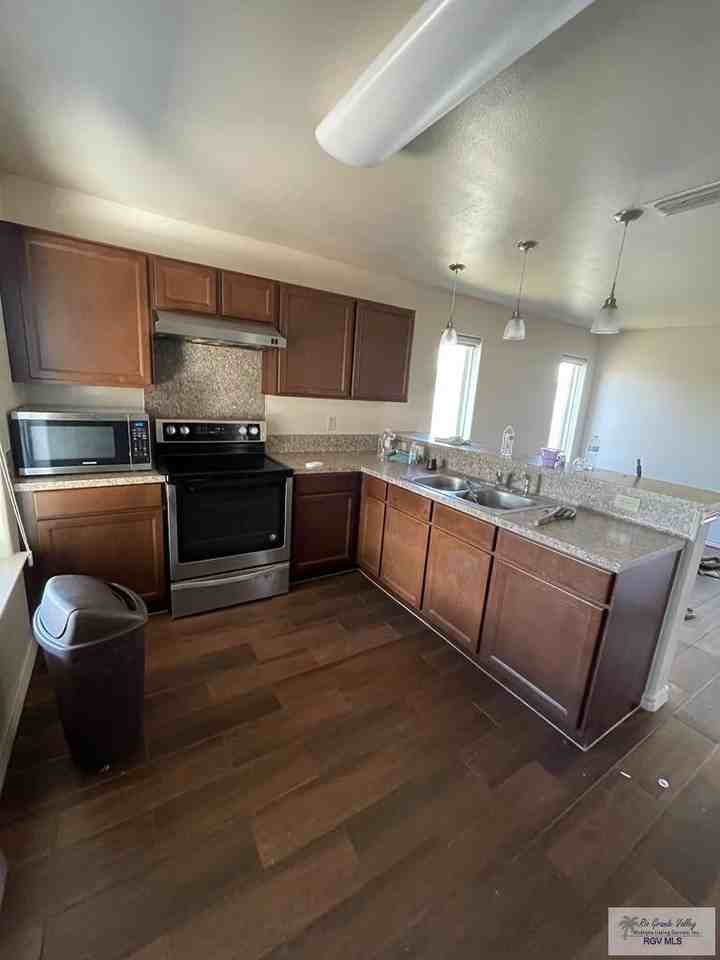 4184 Sabine Ave - Photo 7 of 10