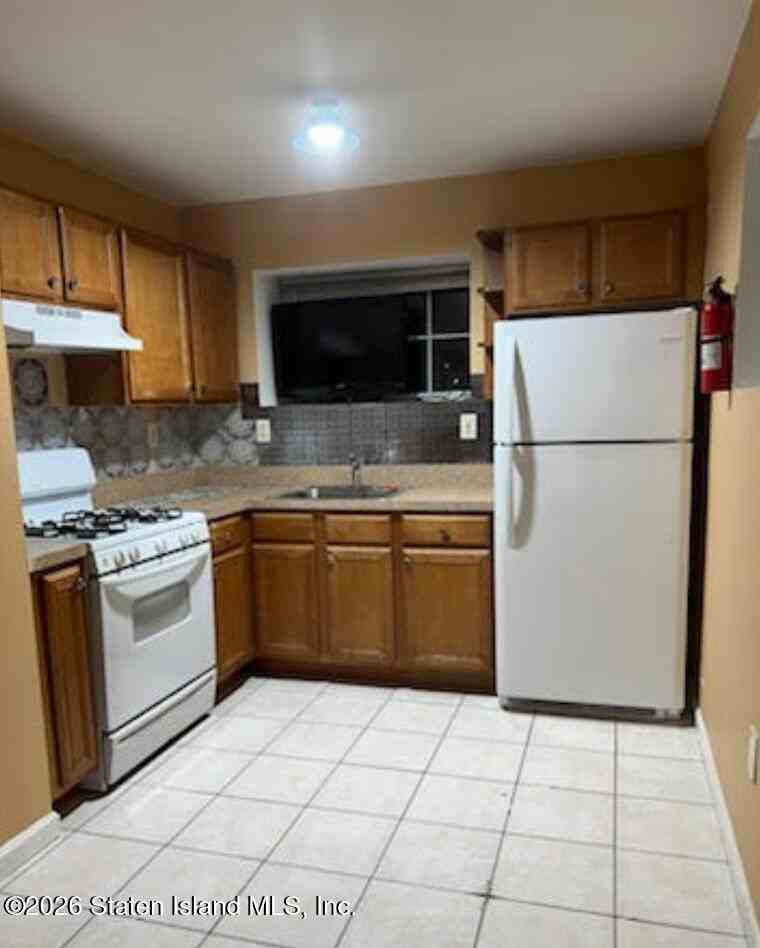 263 Kensington Ave #GL - Photo 2 of 5