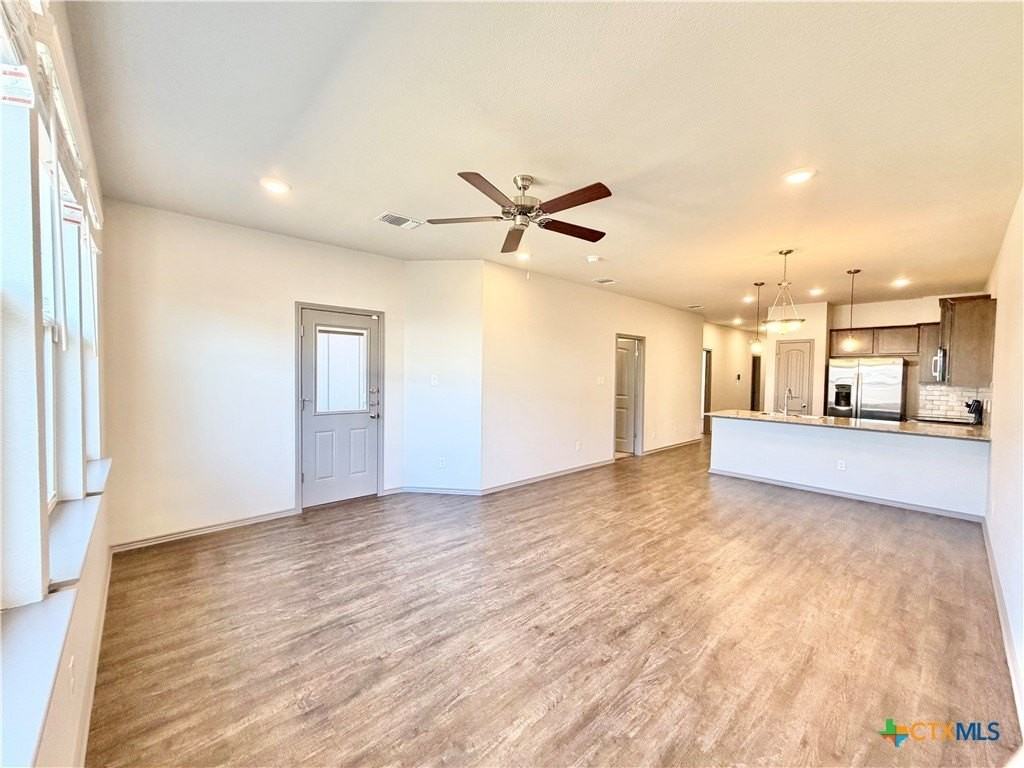326 Green Valley Dr - Photo 3 of 18