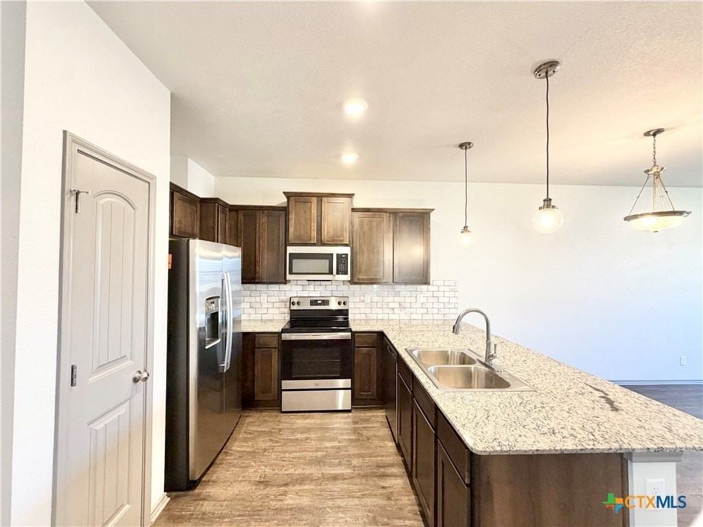 326 Green Valley Dr - Photo 5 of 18