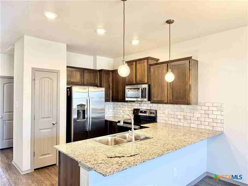 326 Green Valley Dr - Photo 6 of 18