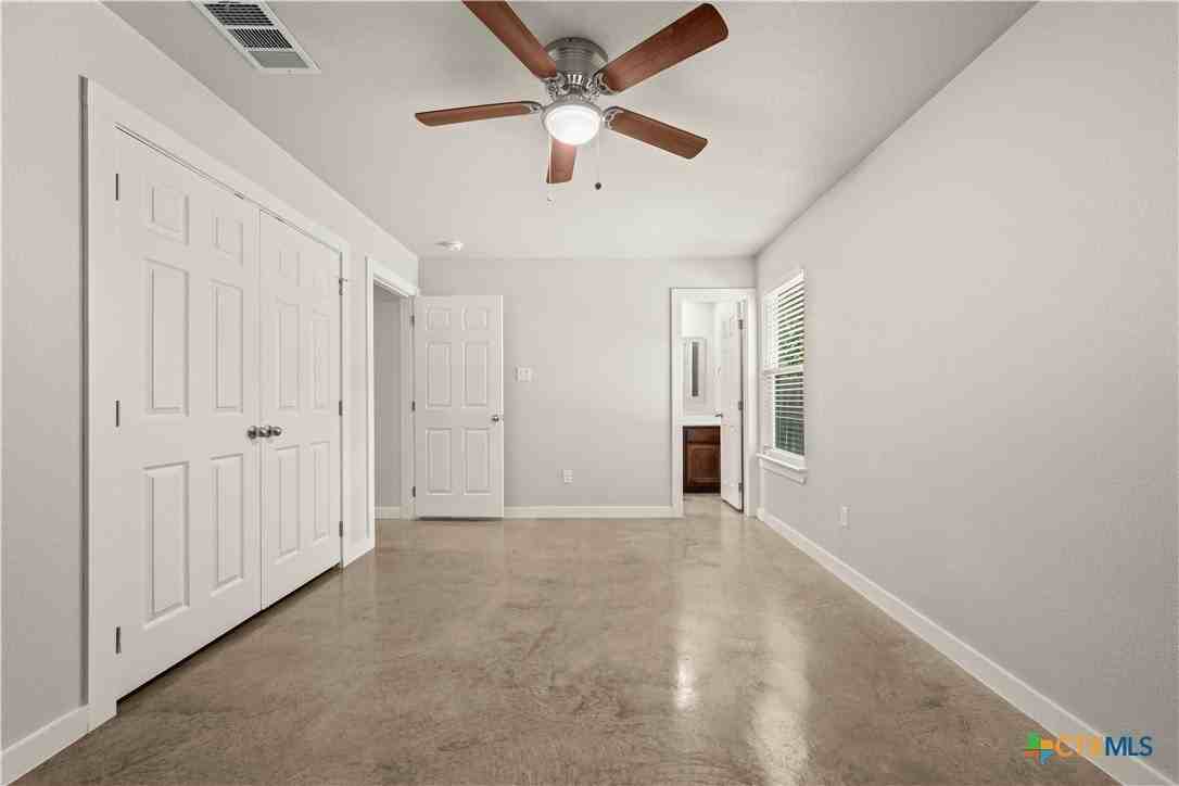 1415 Shoshoni Trl #B - Photo 6 of 20
