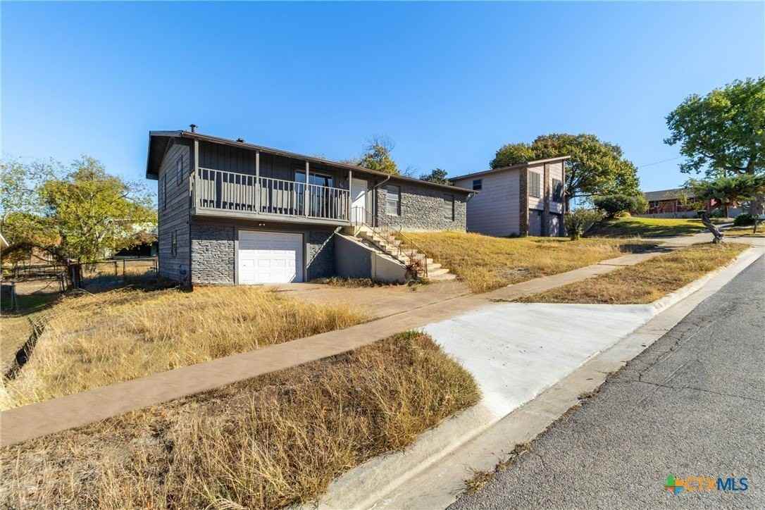 803 W Bryce Ave - Photo 2 of 24