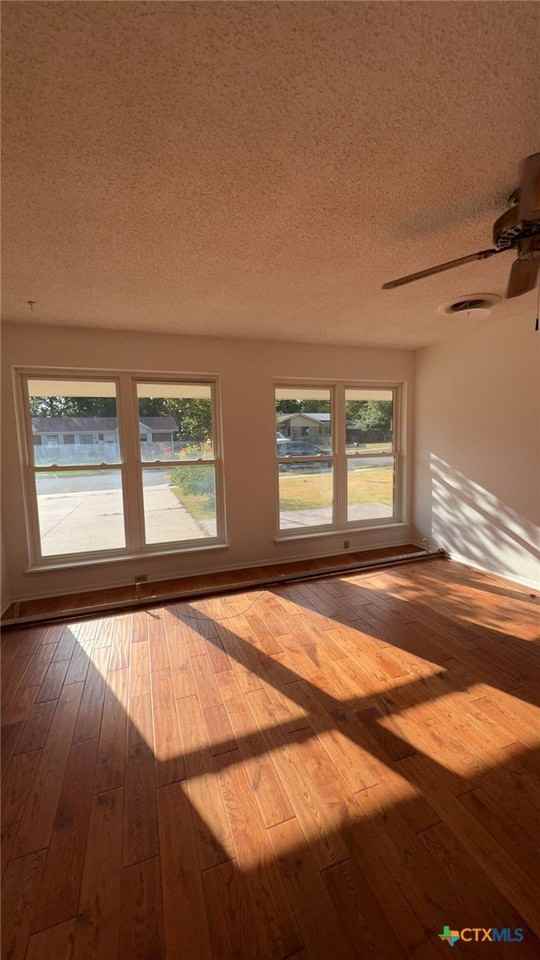 116 Carothers St - Photo 4 of 6