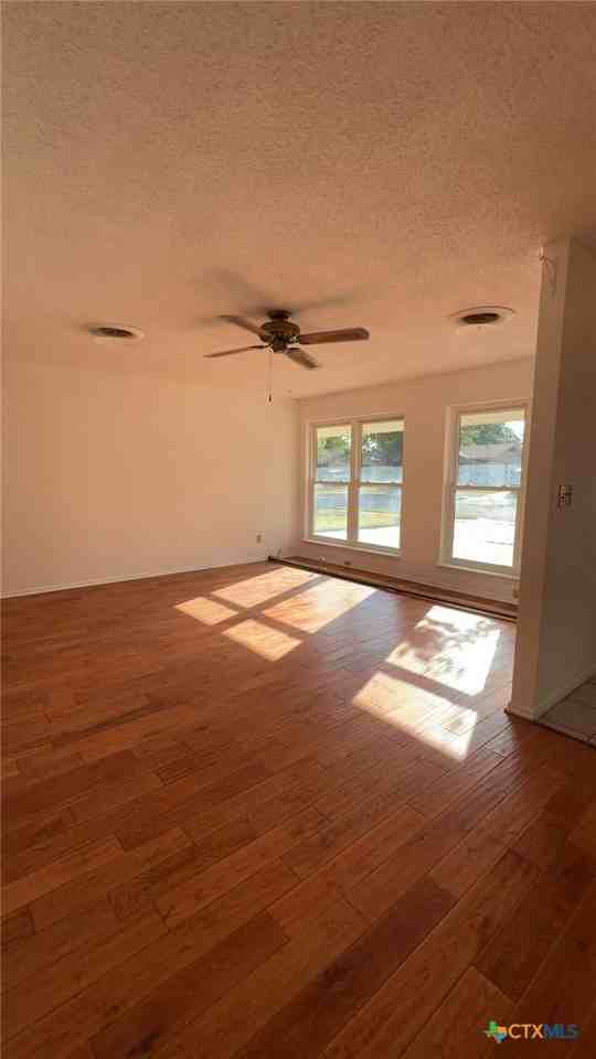 116 Carothers St - Photo 5 of 6