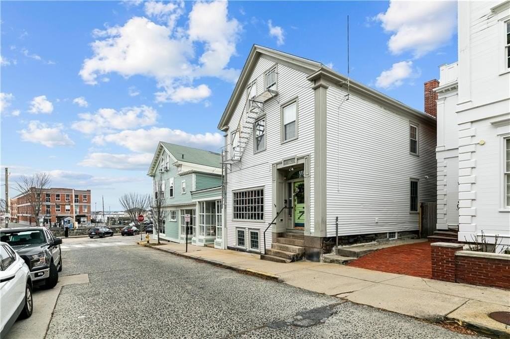 8 Franklin St #3