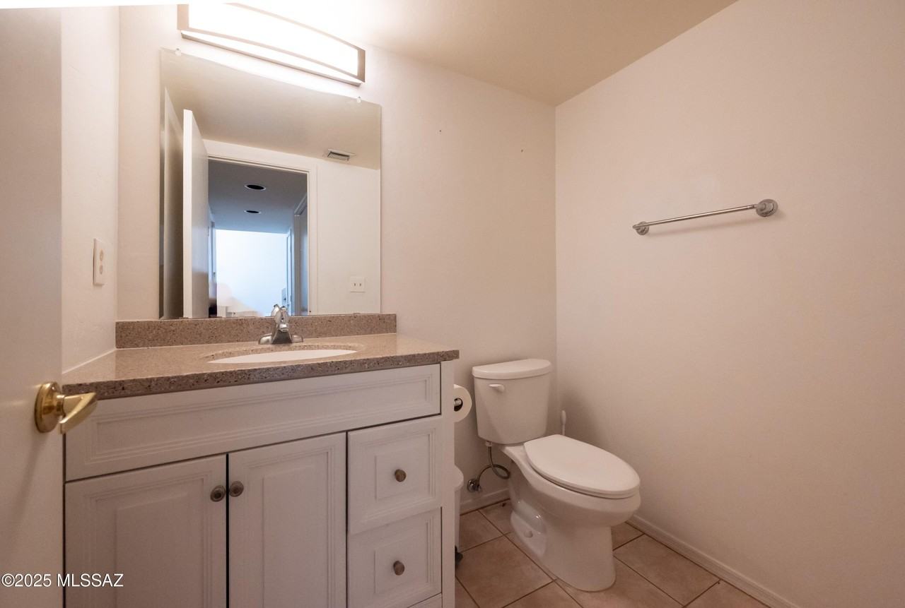 4339 E Samantha Dr - Photo 7 of 25