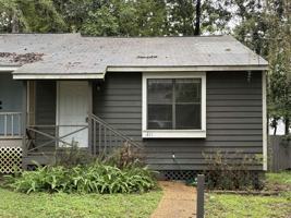 featured image of 211 Parkbrook Cir