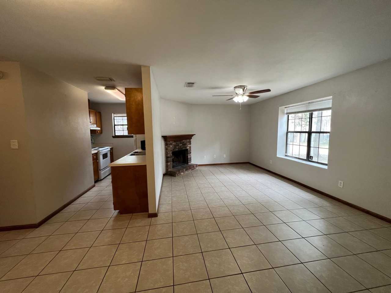 211 Parkbrook Cir - Photo 7 of 42