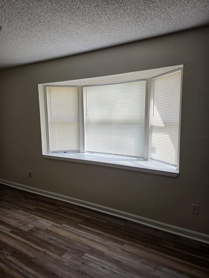 2364 Tina Dr - Photo 4 of 12