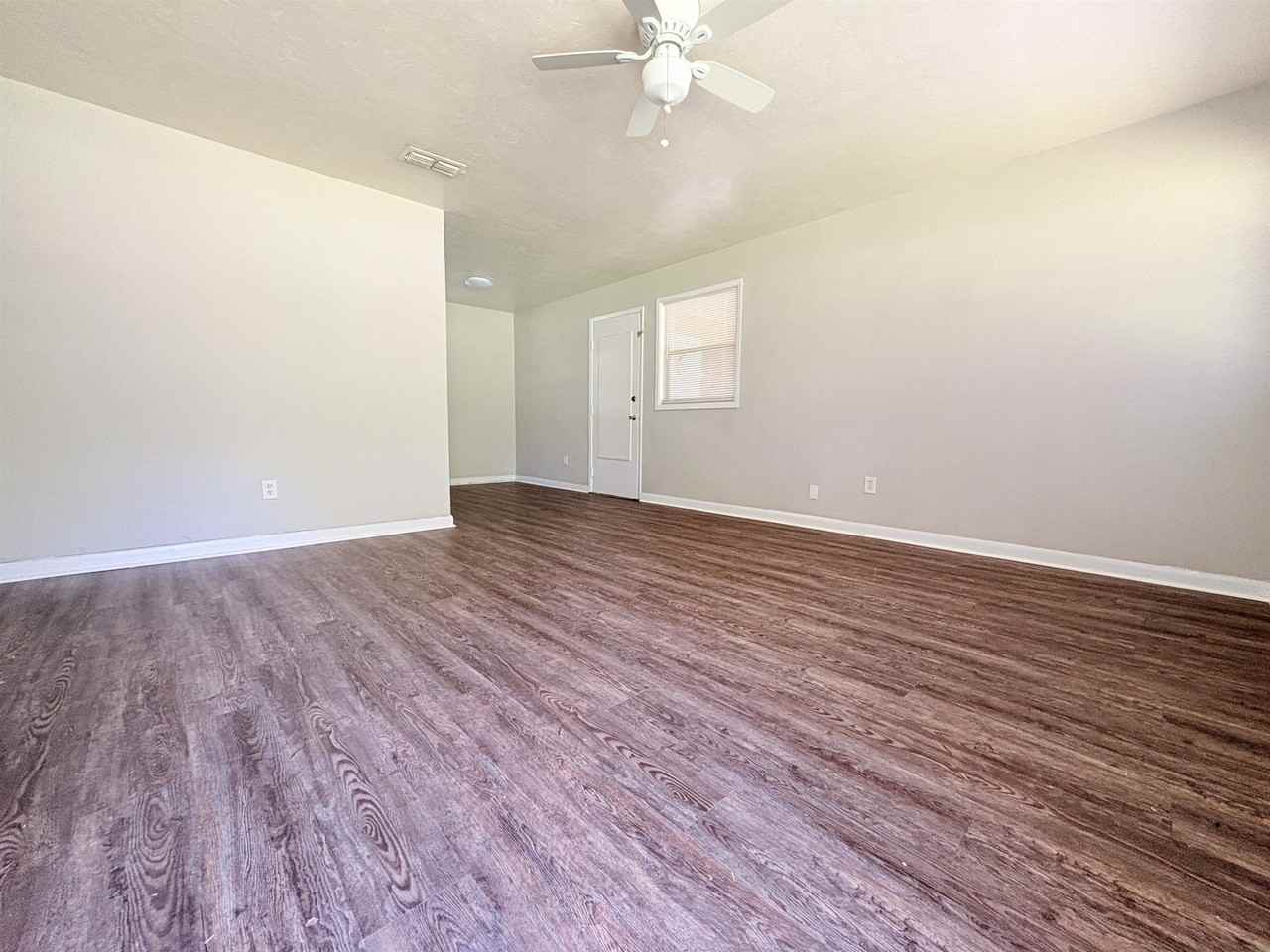 3515 Falcon Dr - Photo 2 of 14