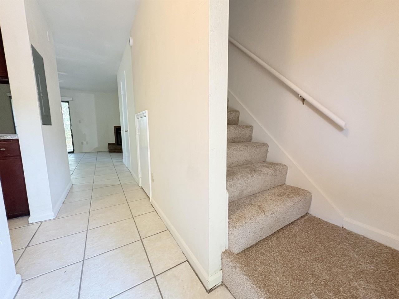 1864 Sylvan Ct - Photo 2 of 18