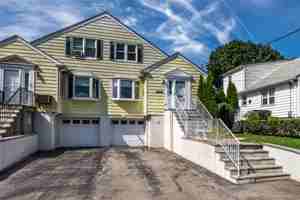 featured image of 7 Ronalds Ave